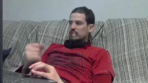 Snapshot of longnight5 chatting on February 3, 9:50 pm Alejandro Rulitos Twitter longnight55 Intagram 5longnight5 online show from February 3, 9:50 pm