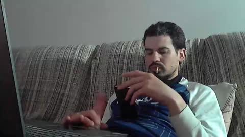Snapshot of longnight5 chatting on February 21, 4:16 pm Alejandro Rulitos Twitter longnight55 Intagram 5longnight5 online show from February 21, 4:16 pm