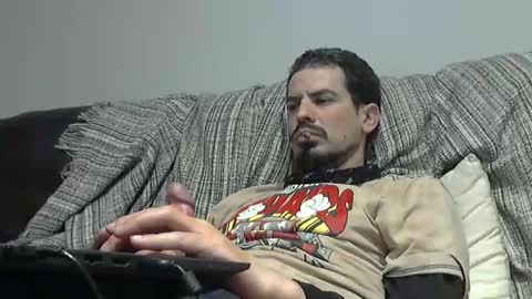 Snapshot of longnight5 chatting on February 18, 3:53 am Alejandro Rulitos Twitter longnight55 Intagram 5longnight5 online show from February 18, 3:53 am