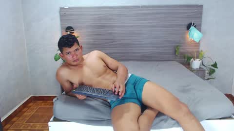 loony_zion online show from May 2, 10:01 pm