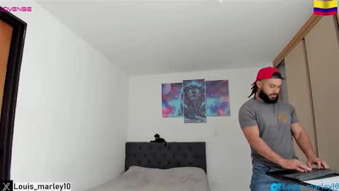 Snapshot of louis_marley_ chatting on October 21, 3:48 pm louis_marley_ online show from October 21, 3:48 pm