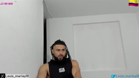 louis_marley_ online show from April 1, 11:02 pm