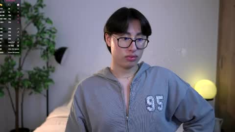 Louis online show from April 19, 12:21 am