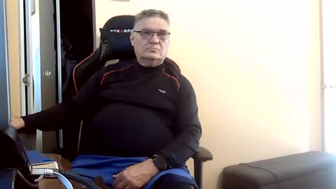loumtl3 online show from July 25, 12:35 pm
