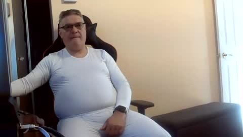 loumtl3 online show from July 24, 12:34 pm