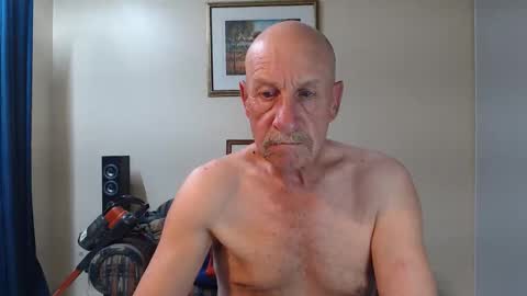 Snapshot of lovesblackazz chatting on October 12, 11:04 am Lovesblackazz online show from October 12, 11:04 am