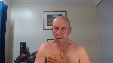 Snapshot of lovesblackazz chatting on September 26, 5:49 am Lovesblackazz online show from September 26, 5:49 am