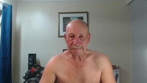 Snapshot of lovesblackazz chatting on February 21, 8:39 am Lovesblackazz online show from February 21, 8:39 am