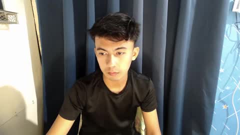 lovetosuckxox online show from February 25, 12:45 pm