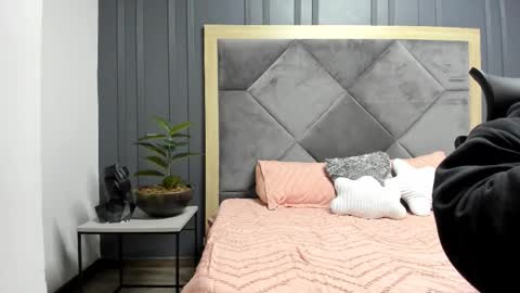 luca_morettii online show from November 26, 12:30 pm