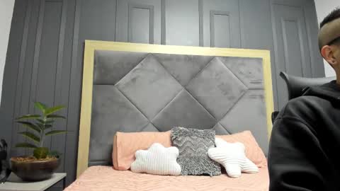 luca_morettii online show from November 27, 12:31 pm