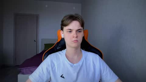 Lucas Gill online show from March 3, 3:39 am