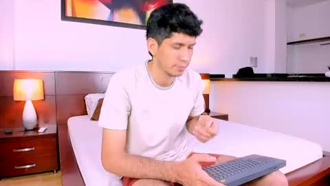 lucas_dream online show from July 23, 11:40 am