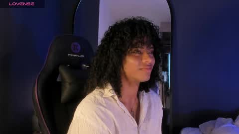   online show from April 9, 12:33 pm