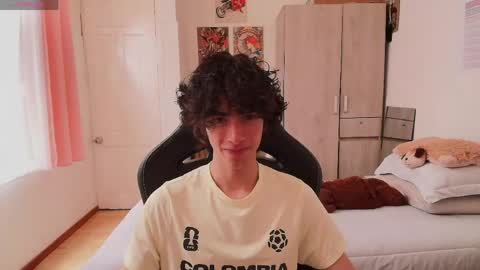 lucas_xo online show from May 24, 6:47 pm