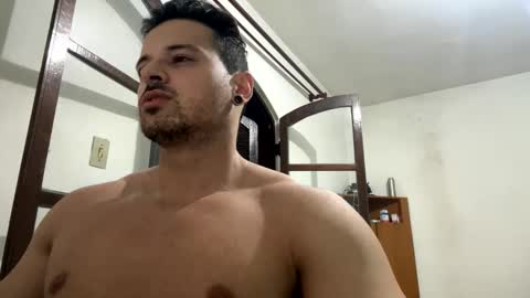 Snapshot of lucasfit24 chatting on March 9, 11:35 pm lucasfit24 online show from March 9, 11:35 pm
