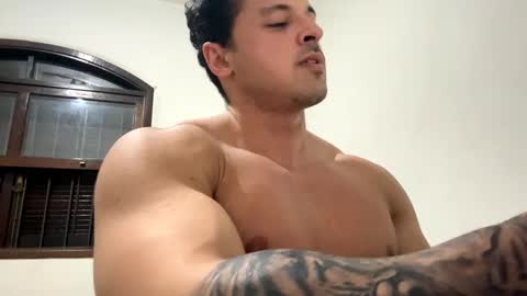 Snapshot of lucasfit24 chatting on January 21, 11:13 pm lucasfit24 online show from January 21, 11:13 pm