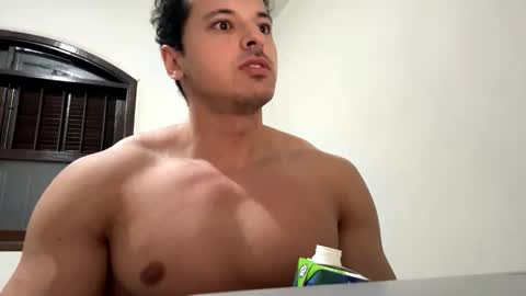 Snapshot of lucasfit24 chatting on February 1, 11:21 am lucasfit24 online show from February 1, 11:21 am