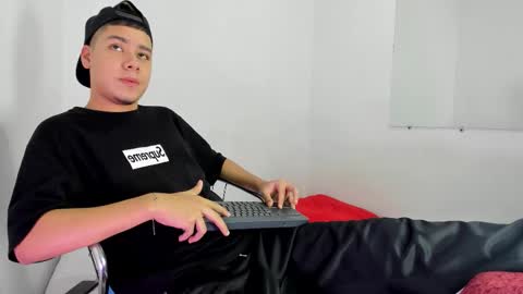 LUCAS TORREZ online show from February 10, 10:47 pm