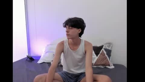 Luccas Ferreira online show from April 20, 7:49 pm