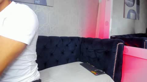 Leo online show from December 15, 11:40 am