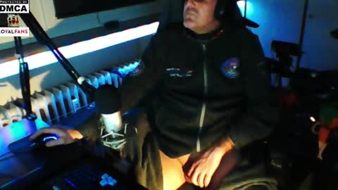        call me  Stefan online show from December 22, 9:53 pm