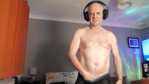 luckypuppy222 online show from March 28, 12:55 am