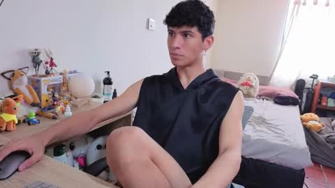 Lu Independent Model online show from February 24, 4:30 pm