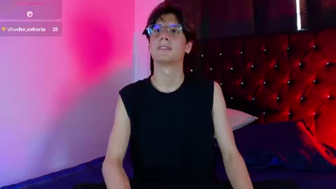 Lui online show from June 25, 8:35 pm
