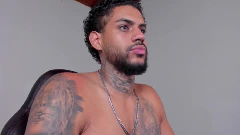 Luigi Vitale online show from February 3, 2:53 am