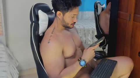 luis_baptista online show from January 11, 10:35 pm