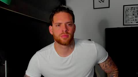 Snapshot of lukeglanton17 chatting on February 28, 10:28 pm Luke online show from February 28, 10:28 pm