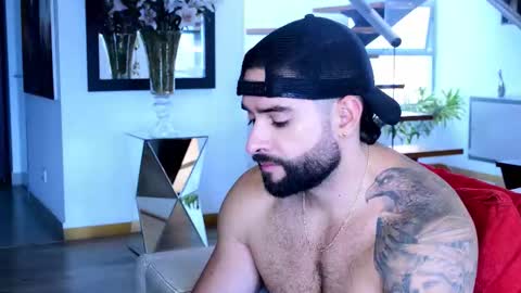 Lukhas f4f online show from November 4, 7:59 pm