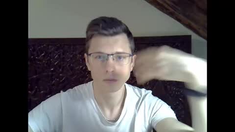 Andrew independent model 2000-0000 CET daily online show from February 19, 8:16 pm