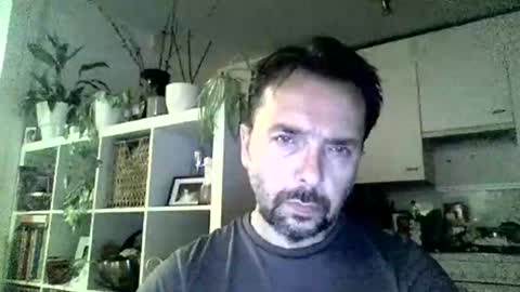 Snapshot of luvly chatting on December 12, 11:36 pm Luvly online show from December 12, 11:36 pm