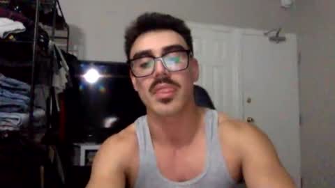 luvrboy77 online show from June 6, 10:49 pm