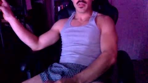 luvrboy77 online show from August 1, 5:39 am