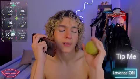 Lyric online show from December 22, 10:18 pm