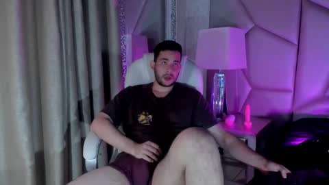 Snapshot of maatt_de_luca chatting on September 17, 6:09 pm Matt De Luca online show from September 17, 6:09 pm