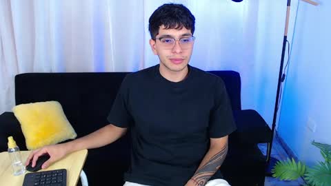 Max online show from April 24, 2:08 pm