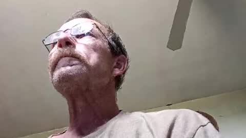 mackdog1369 online show from April 26, 9:44 pm