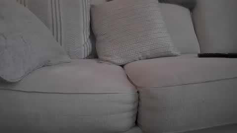 madryan77 online show from March 12, 9:00 pm