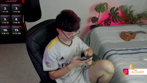   online show from February 8, 7:05 pm