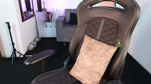 If you want me to use the Lovense please let me know  --    online show from March 1, 6:07 pm