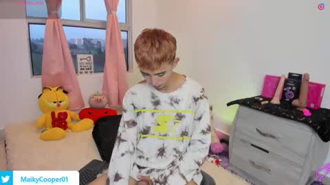 maiky_cooper01 online show from February 13, 9:42 pm