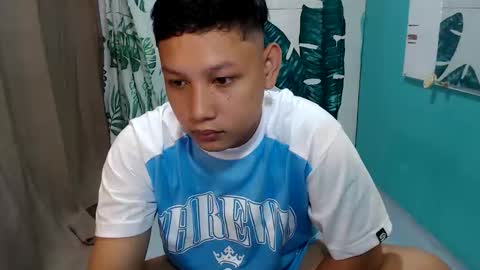 makehugecock online show from October 28, 6:49 am