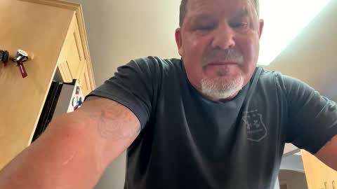 makeyousquirt1969 online show from October 27, 9:06 pm