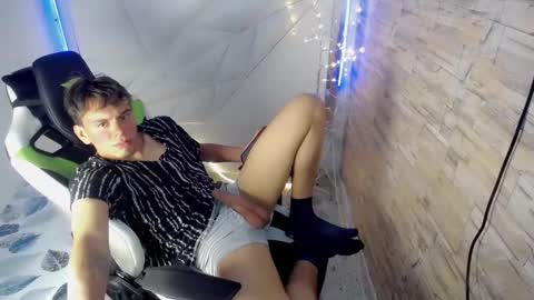 marco_jrs online show from December 13, 1:22 pm