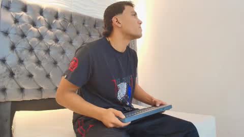 marco_smith2 online show from July 21, 3:52 am