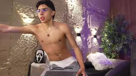 Marco and Ethan online show from October 27, 4:26 am